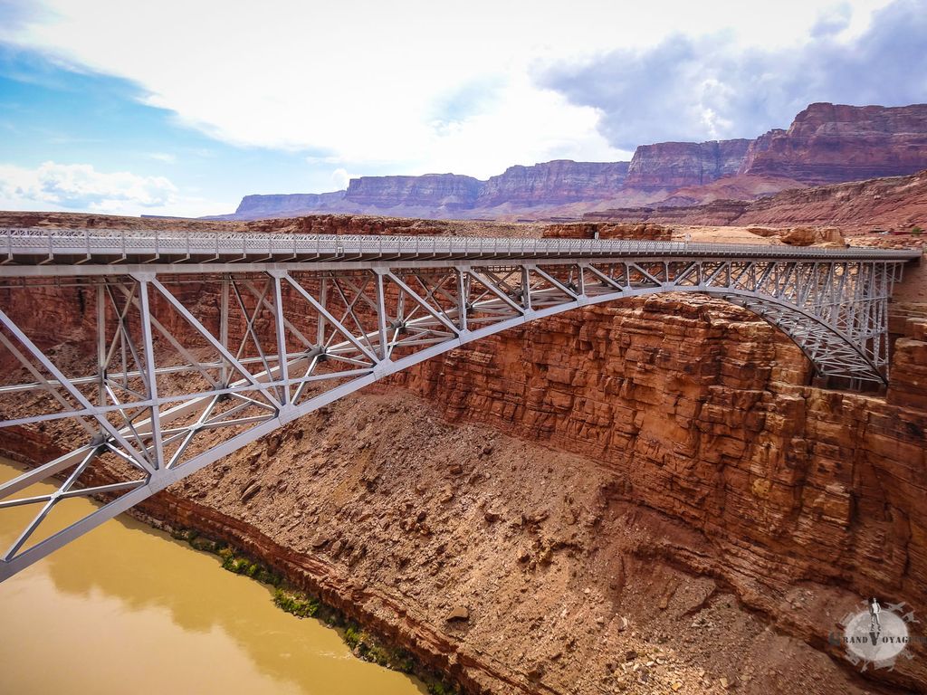Le Navajo Bridge, enjambant le Colorado.