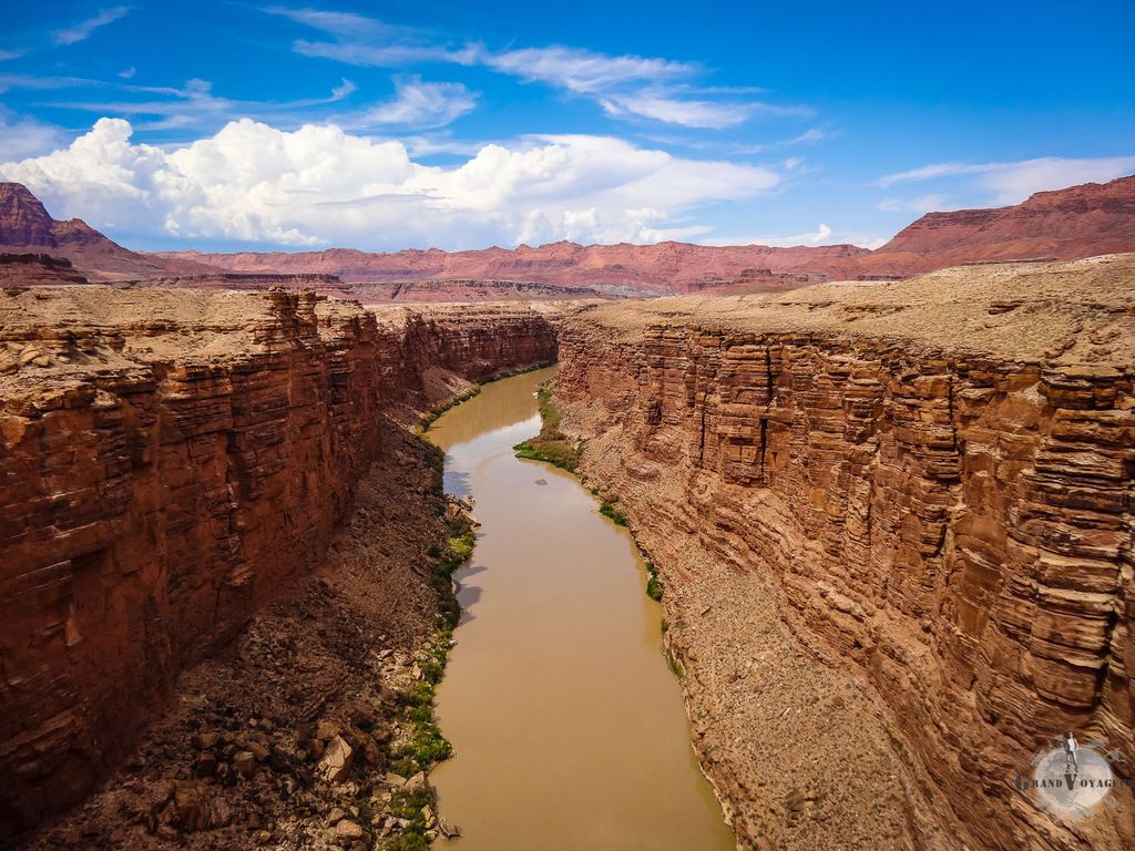 C'est sûr qu'ici, le Colorado est moins impressionnant que dans le Grand Canyon où il a creusé un canyon de plusieurs kilomètres de large. Mais c'est déjà un beau petit trou.