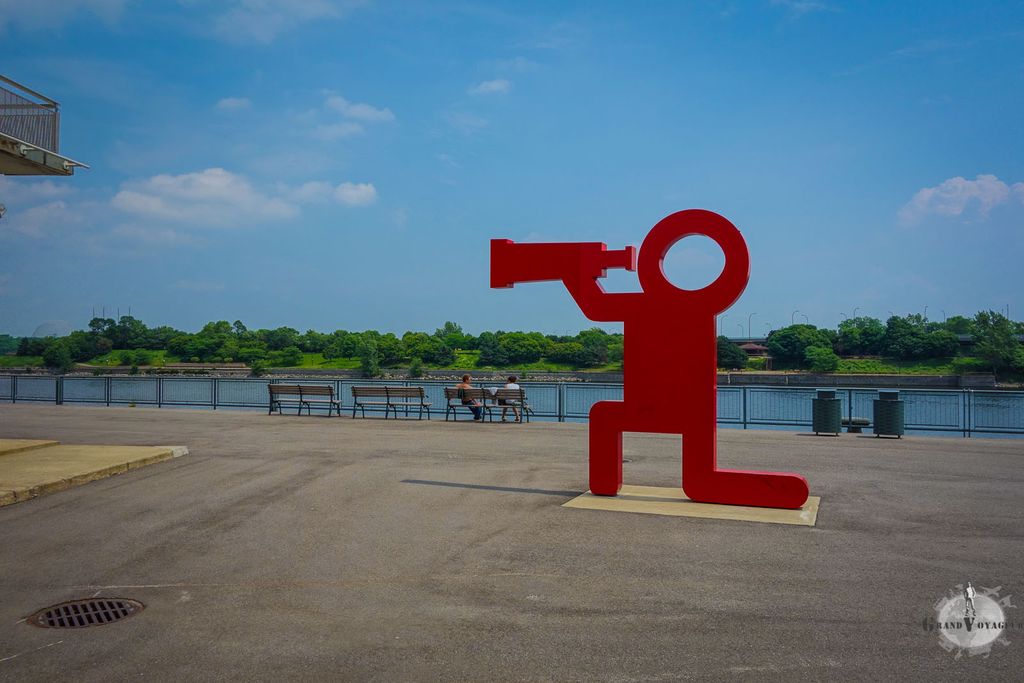 Anne ma sœur Anne, ne vois-tu rien venir?