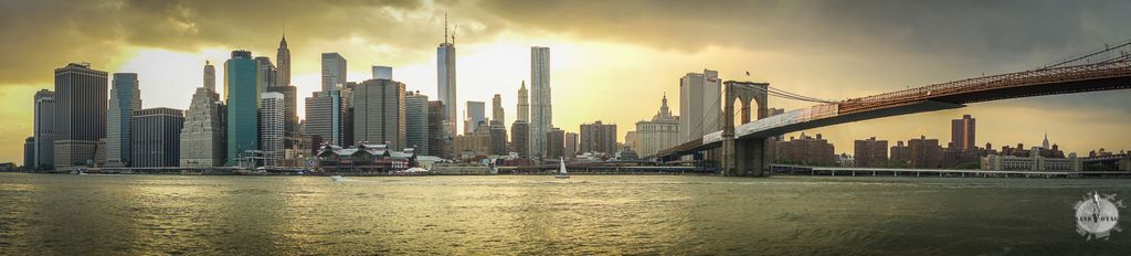 A droite, le pont de Brooklyn. En face, Manhattan.