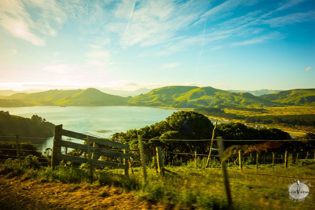 Paysage de début de soirée sur la péninsule d'Otago. Paysage de début de soirée sur la péninsule d'Otago.