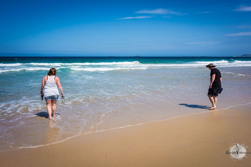 Les plus courageux vont tremper leurs doigts de pied dans le Pacifique... c'est froid. Les plus courageux vont tremper leurs doigts de pied dans le Pacifique... c'est froid.