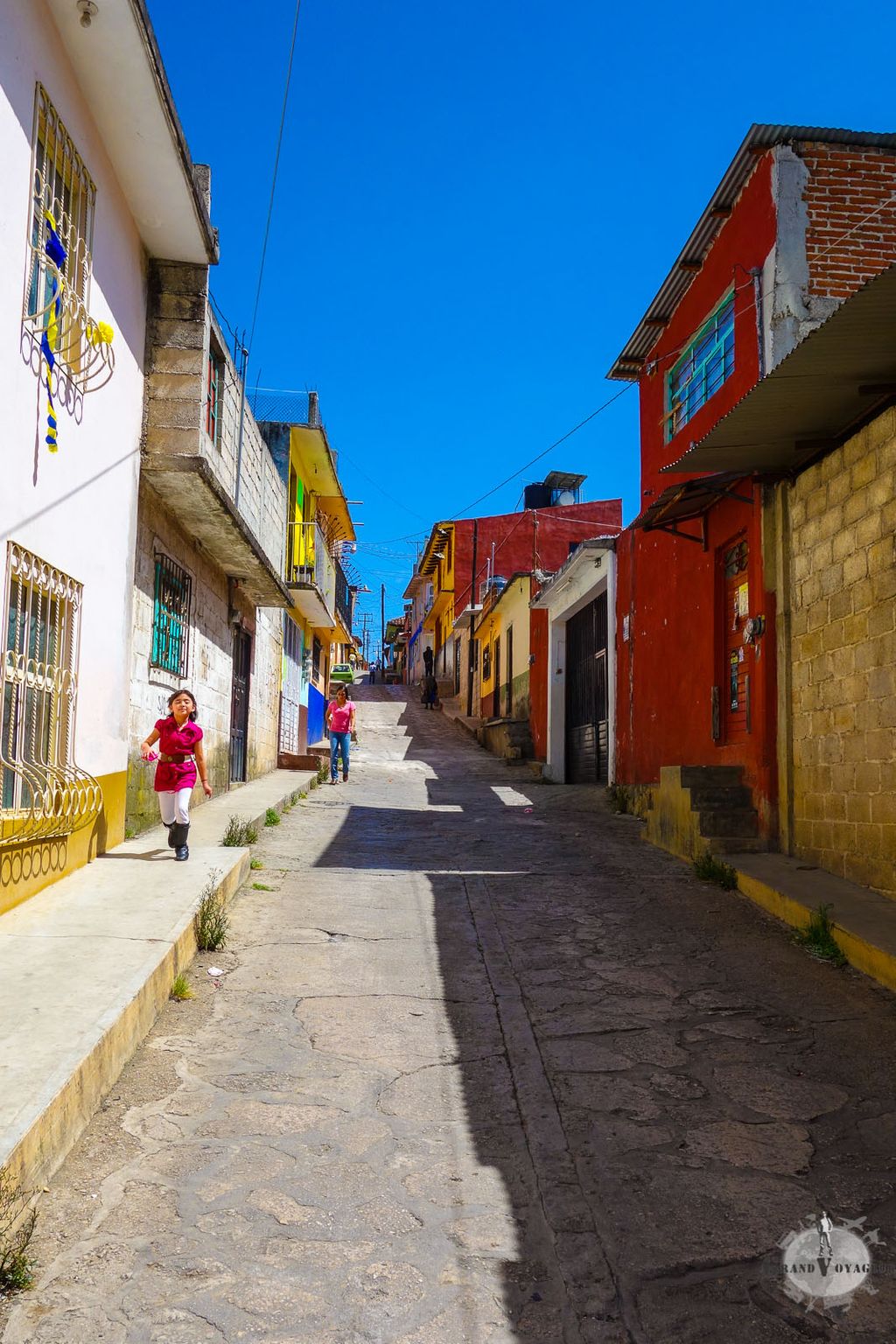 Les rues pavées et colorées de San Cristóbal de las Casas. Les rues pavées et colorées de San Cristóbal de las Casas.