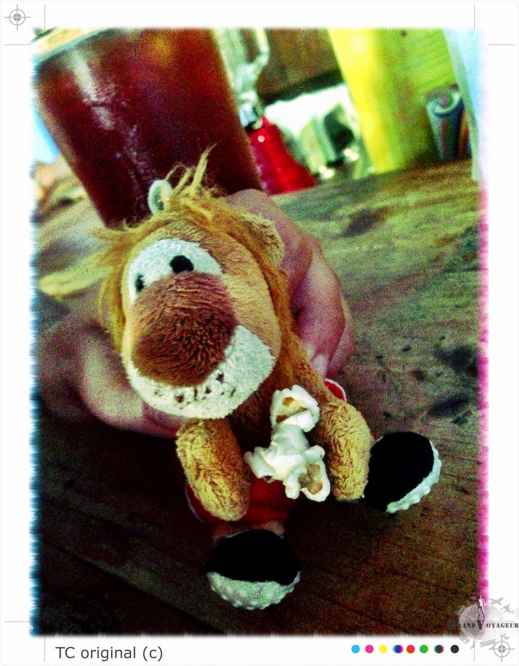 T-Chat aime les popcorn qui viennent avec les boissons. T-Chat aime les popcorn qui viennent avec les boissons.