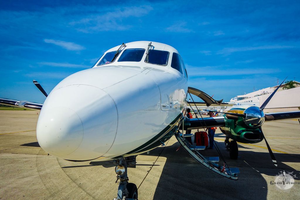 A San Pedro Sula, on débarque comme on est monté et on marche vers le terminal. A San Pedro Sula, on débarque comme on est monté et on marche vers le terminal.
