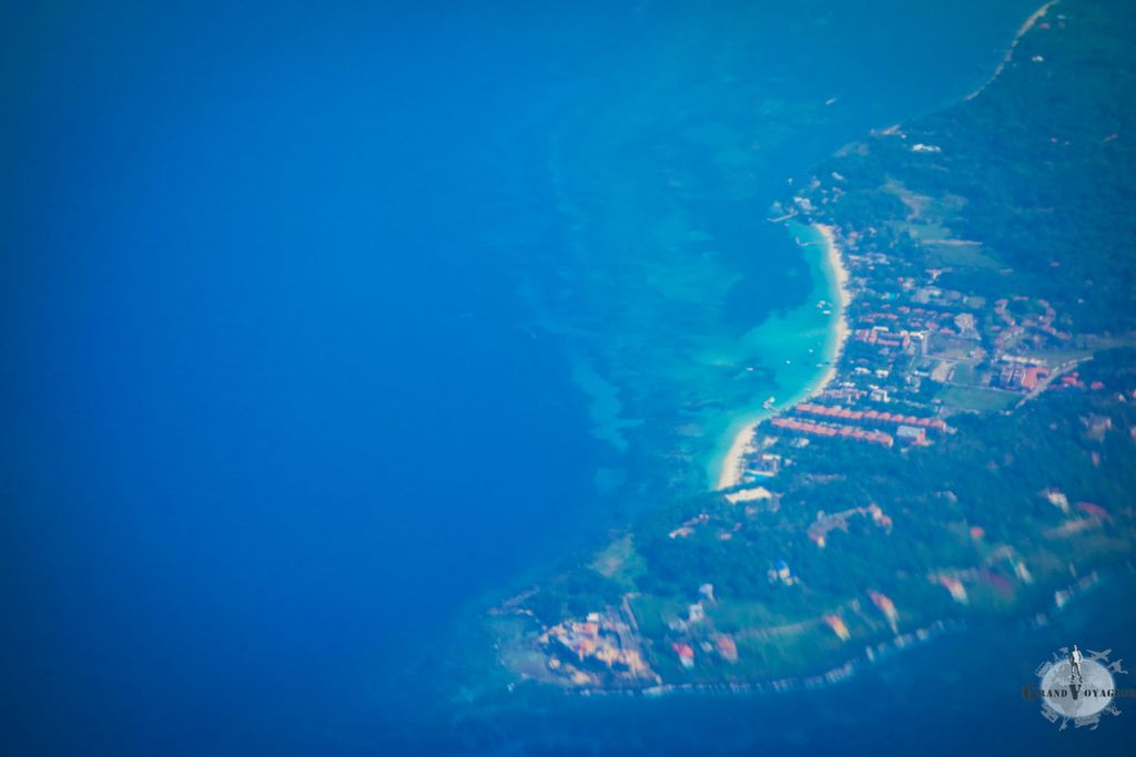 On distingue très bien la plage de West Bay et notre hôtel, l'Infinite Bay (les deux grandes rangées de bâtiments au milieu) On distingue très bien la plage de West Bay et notre hôtel, l'Infinite Bay (les deux grandes rangées de bâtiments au milieu)