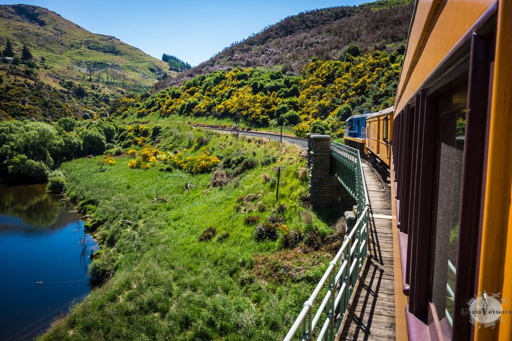 Nous longeons la rivière Taieri pendant plusieurs kilomètres.