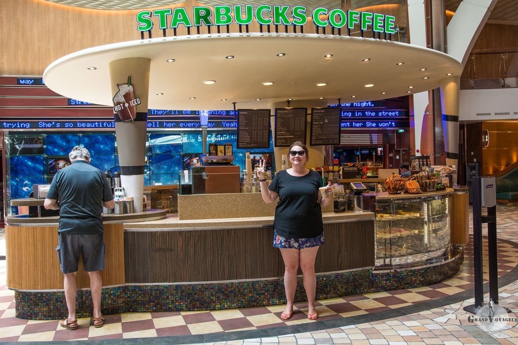 J. est très contente d'y trouver le premier Starbucks-at-sea au monde. Pendant un moment on était inquiets d'avoir à se coltiner des cafés jus-de-chaussettes américains en lieu et place d'un double (triple ?) express. J. est très contente d'y trouver le premier Starbucks-at-sea au monde. Pendant un moment on était inquiets d'avoir à se coltiner des cafés jus-de-chaussettes américains en lieu et place d'un double (triple ?) express.