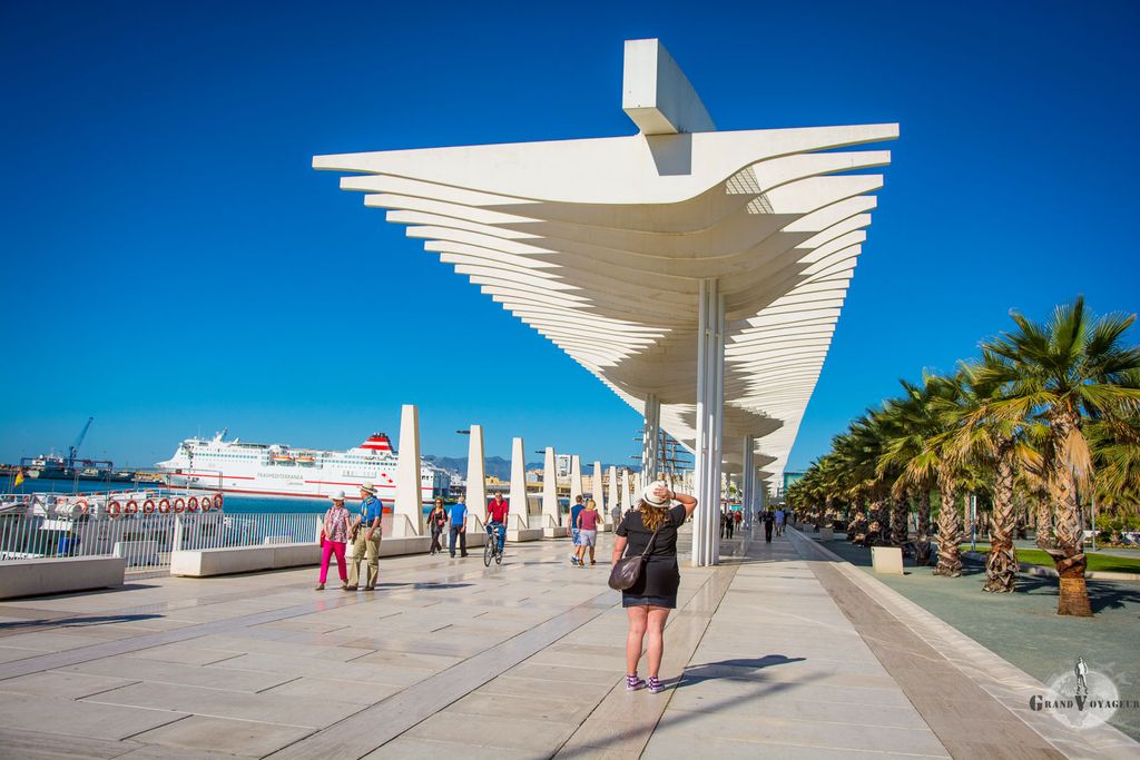 Petite balade dans le port de Màlaga. Petite balade dans le port de Màlaga.