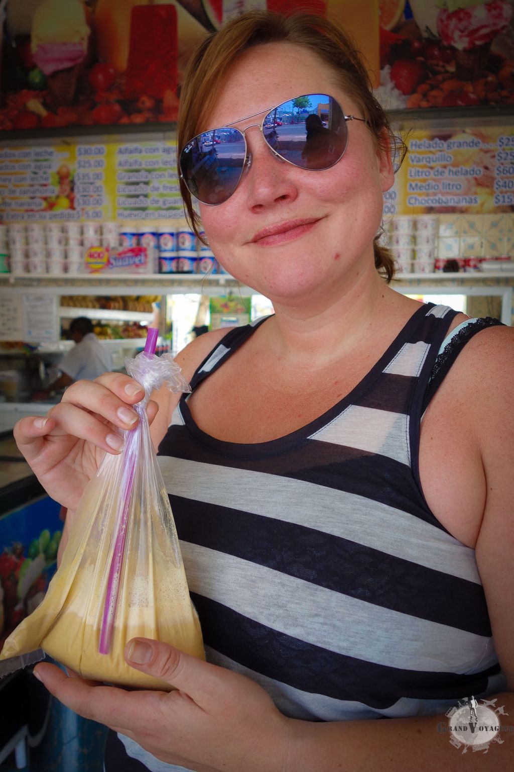 On prend des jus de fruits à emporter... ils seront livrés dans un sac en plastique avec une paille. Basique mais efficace !