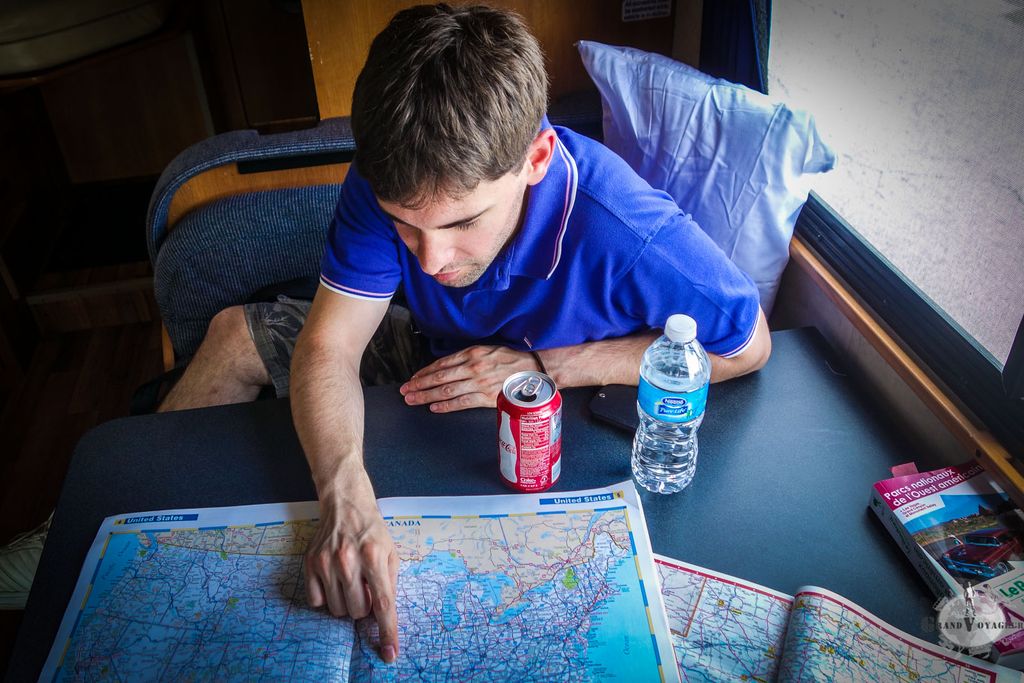 L'arrière du camping car, est devenu le CCC (Centre de Commande et de Cartographie)