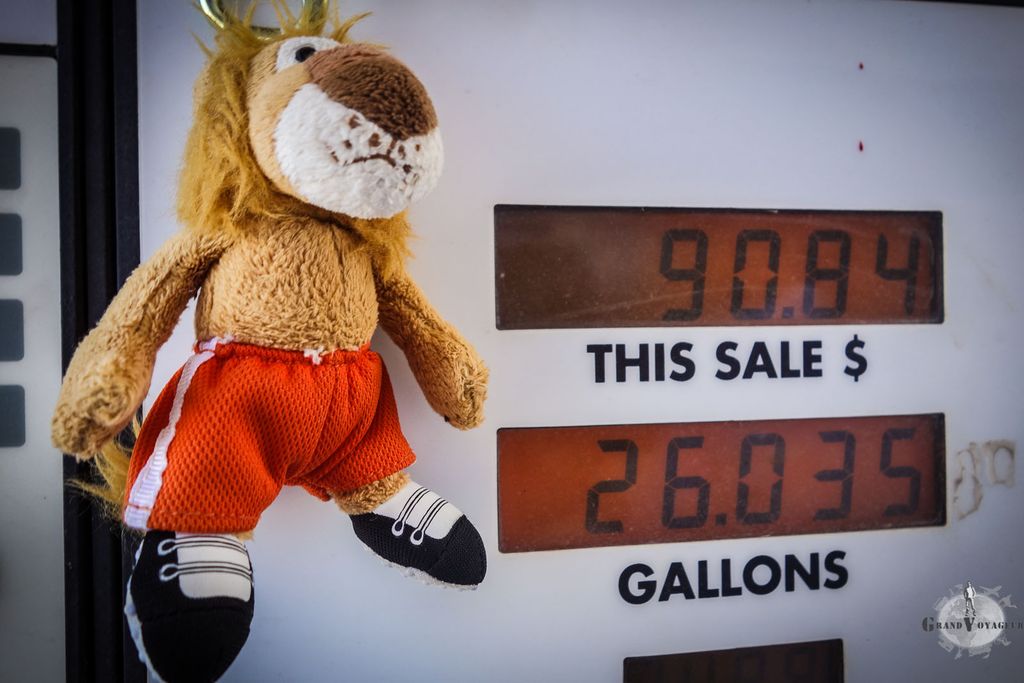 T-Chat surveille le plein d'essence et n'est pas rassuré...