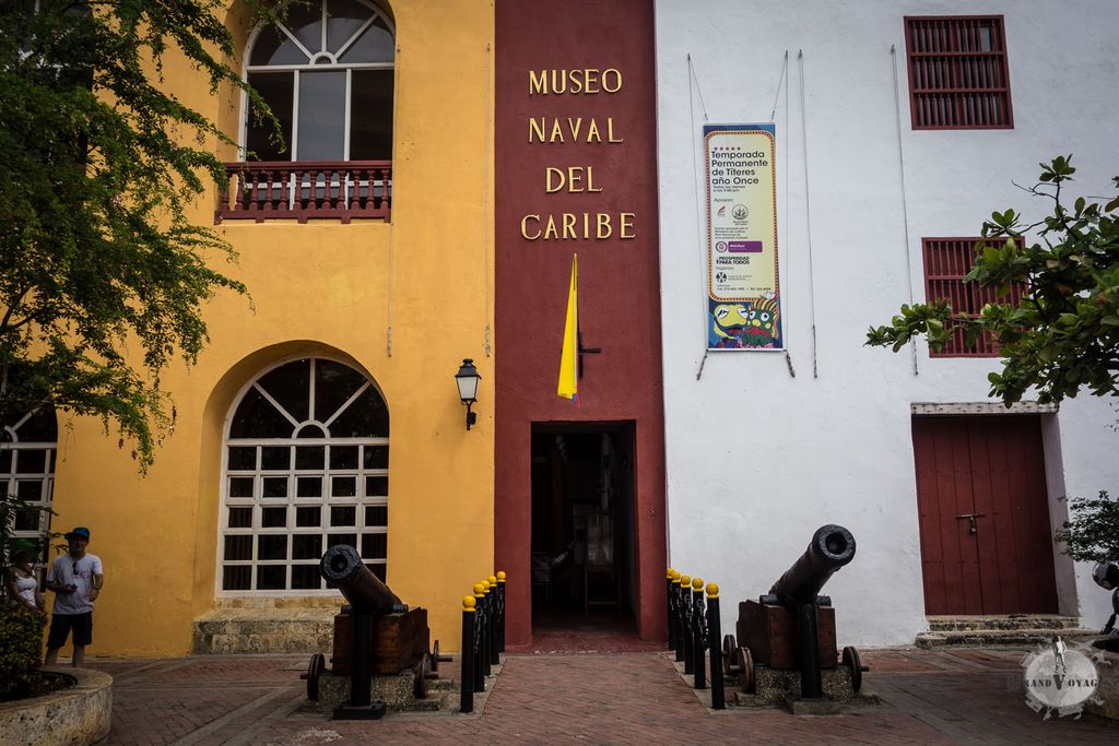 Ils ont mis des canons pour protéger l'entrée, histoire de décourager les moins téméraires d'entre nous.