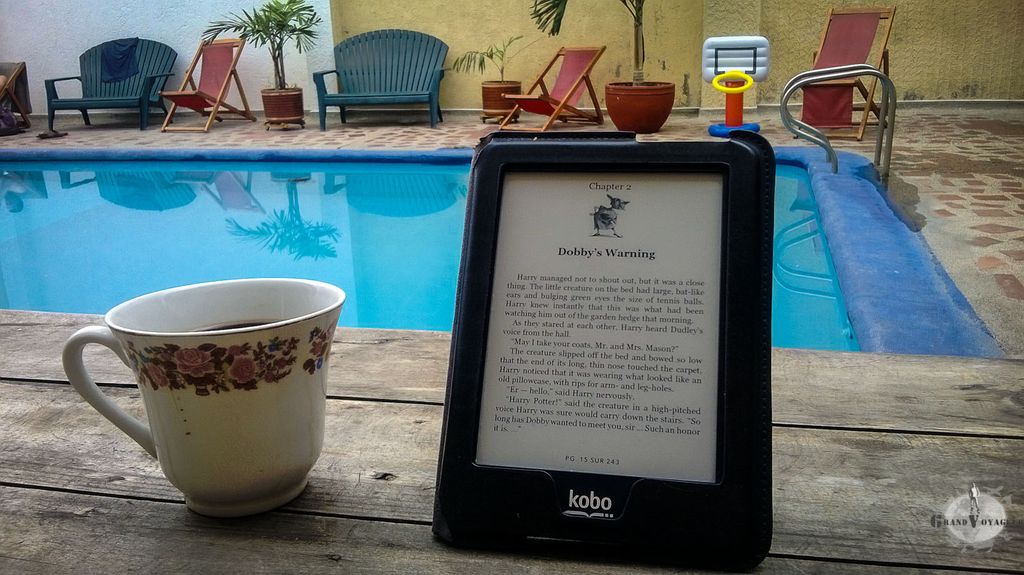 Piscine, café et lectures hautement philosophiques... what else ? Piscine, café et lectures hautement philosophiques... what else ?