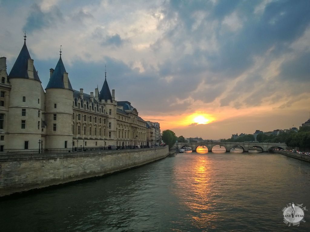 Retour à la maison.