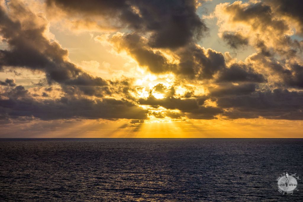 Pour voyager en cargo, il ne faut pas être allergique aux couchers de soleil !