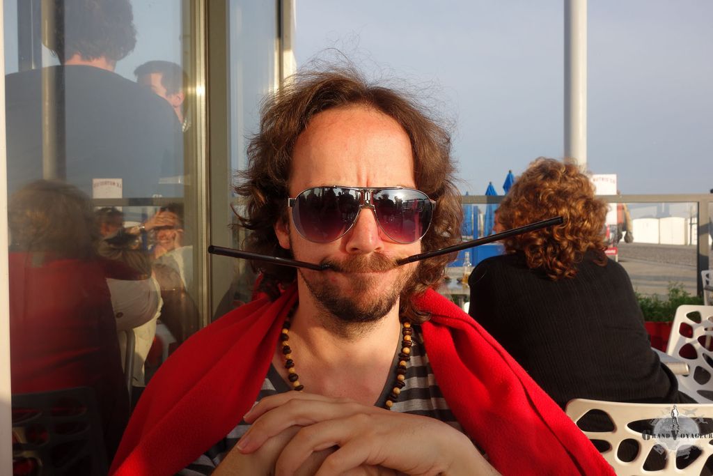 J'ai toujours rêvé d'avoir de grandes moustaches.