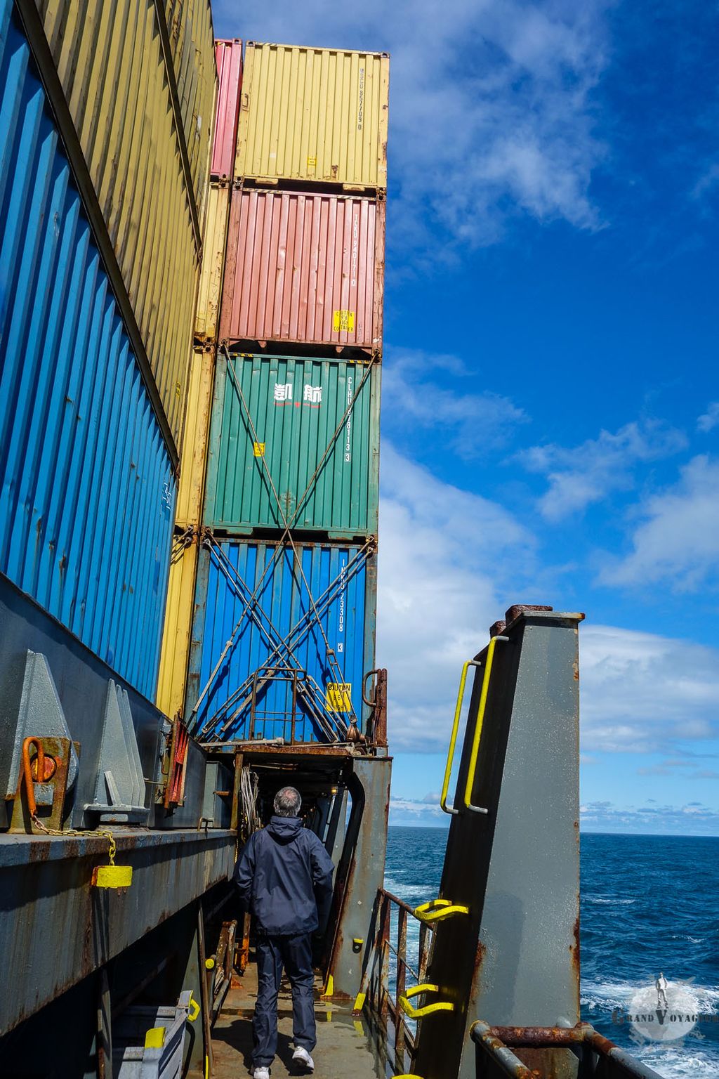 C'est coloré, un cargo.