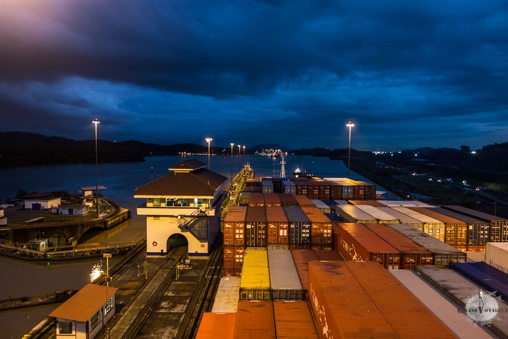 Et sous ces latitudes le soleil se couche très rapidement.