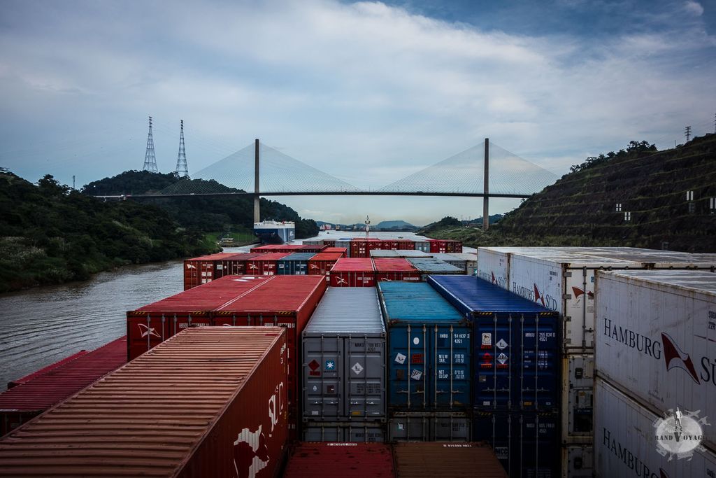 Après le lac, le passage se rétrécit et on entre dans un chenal.